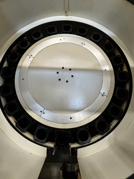 YCM FV560A CNC vertical milling machine with BT40 spindle and FANUC control – Stan Canada