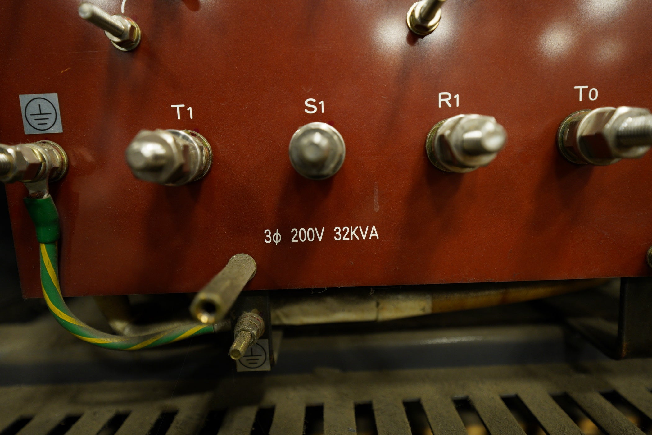 35 KVA - 480V/200V 3 Phase Multi-Tap Isolation Transformer - Stan Canada