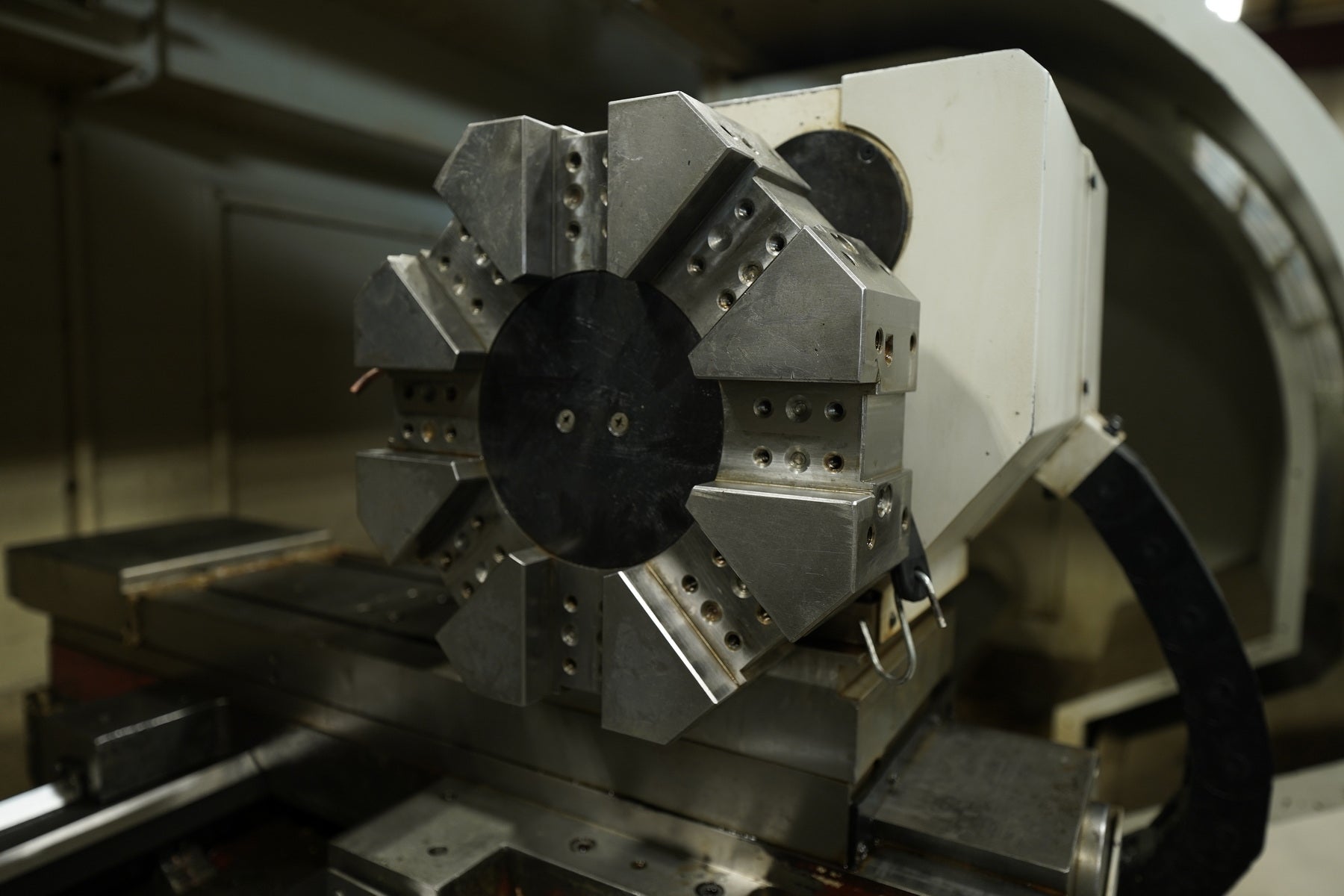 Modern TNC 670 x 2000 CNC Lathe | 26