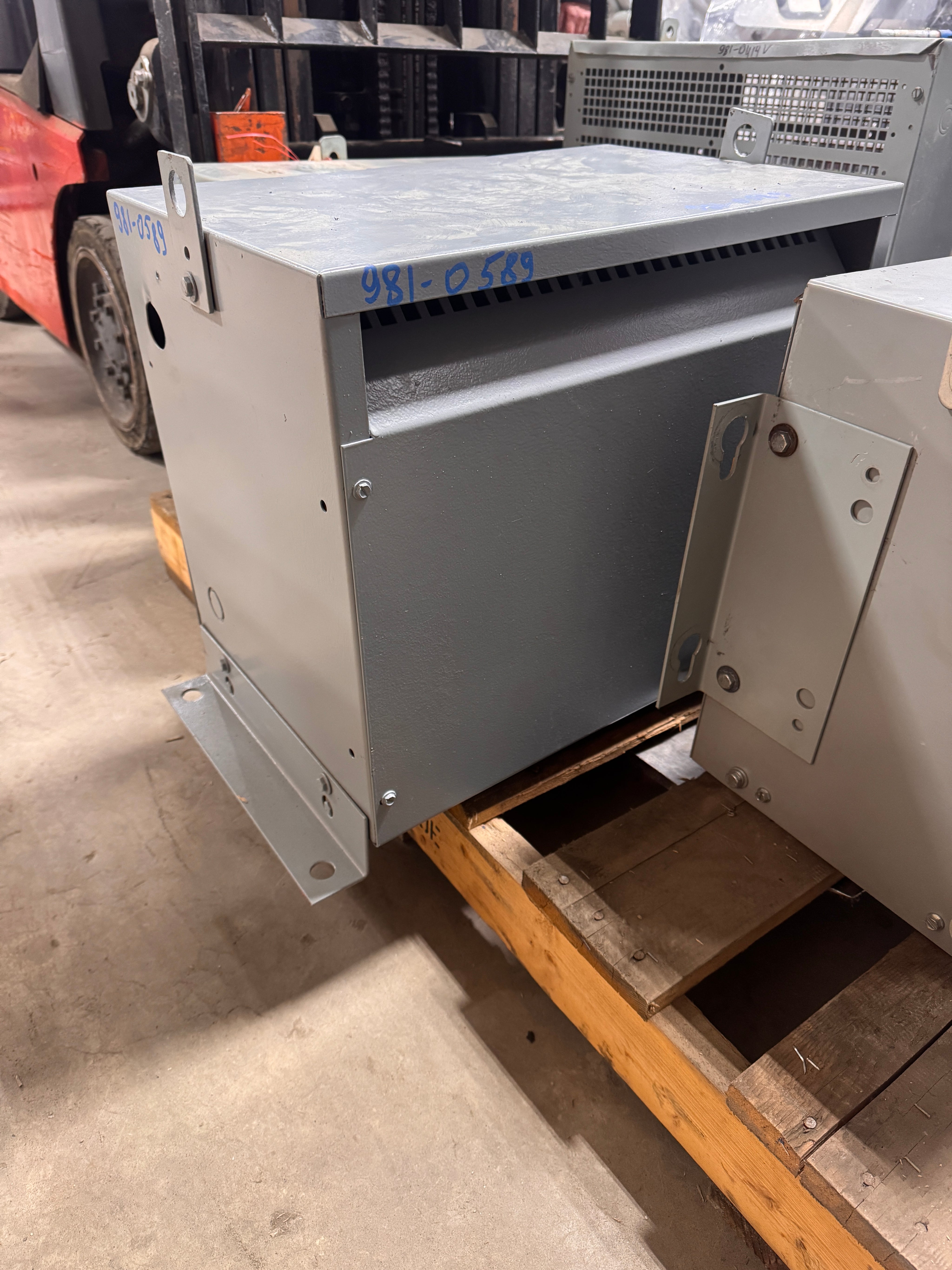 30 KVA - 480V to 240V 3 Phase Auto-Transformer - Stan Canada