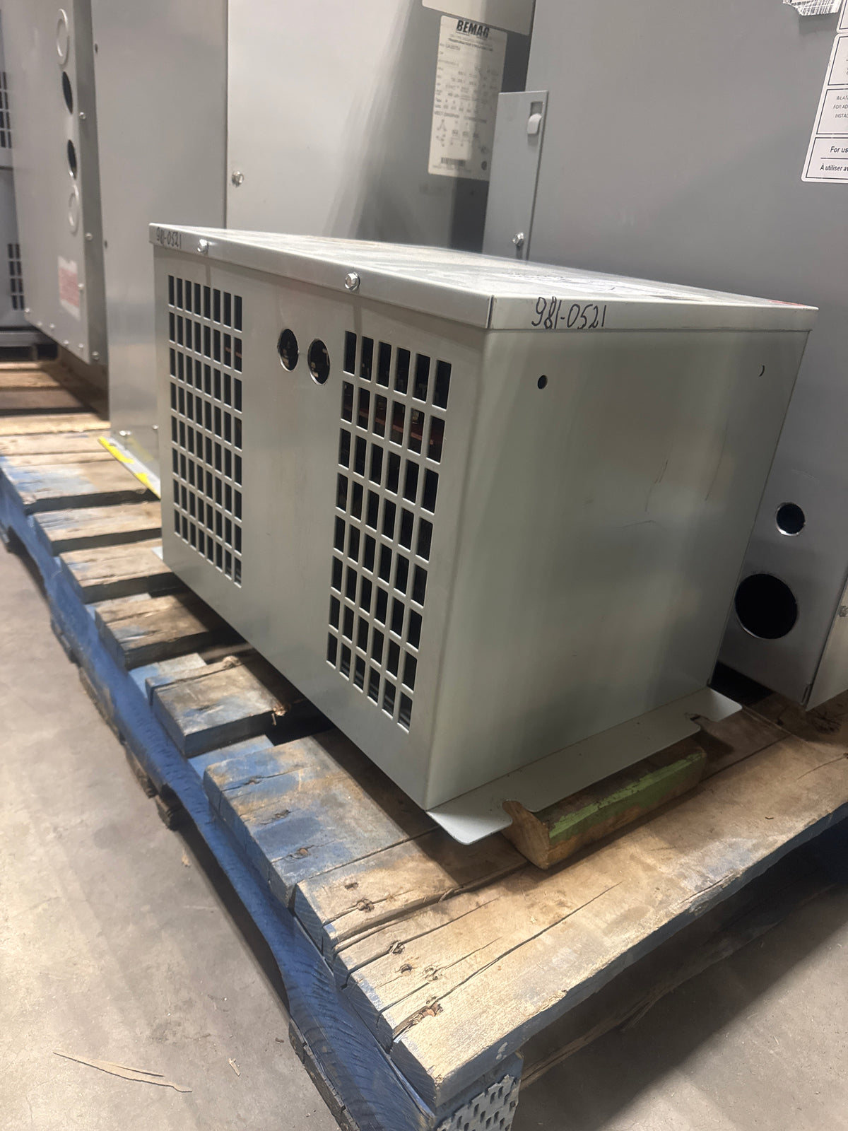 30 KVA - 380V to 240V 3 Phase Auto-Transformer - Stan Canada