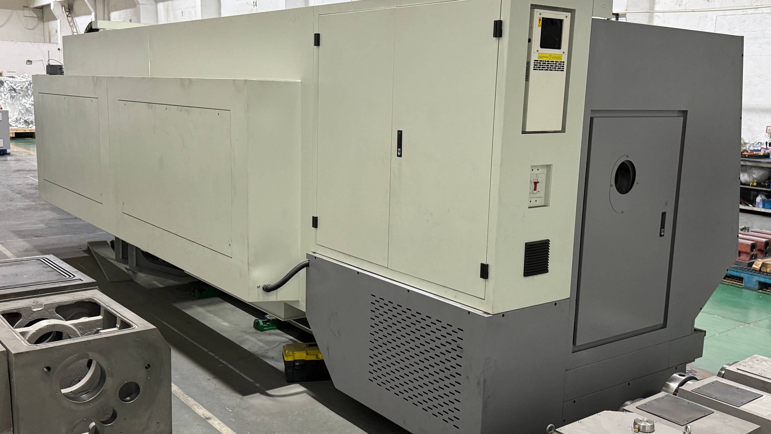 HTC125x3000 Heavy-Duty CNC Lathe - Stan Canada