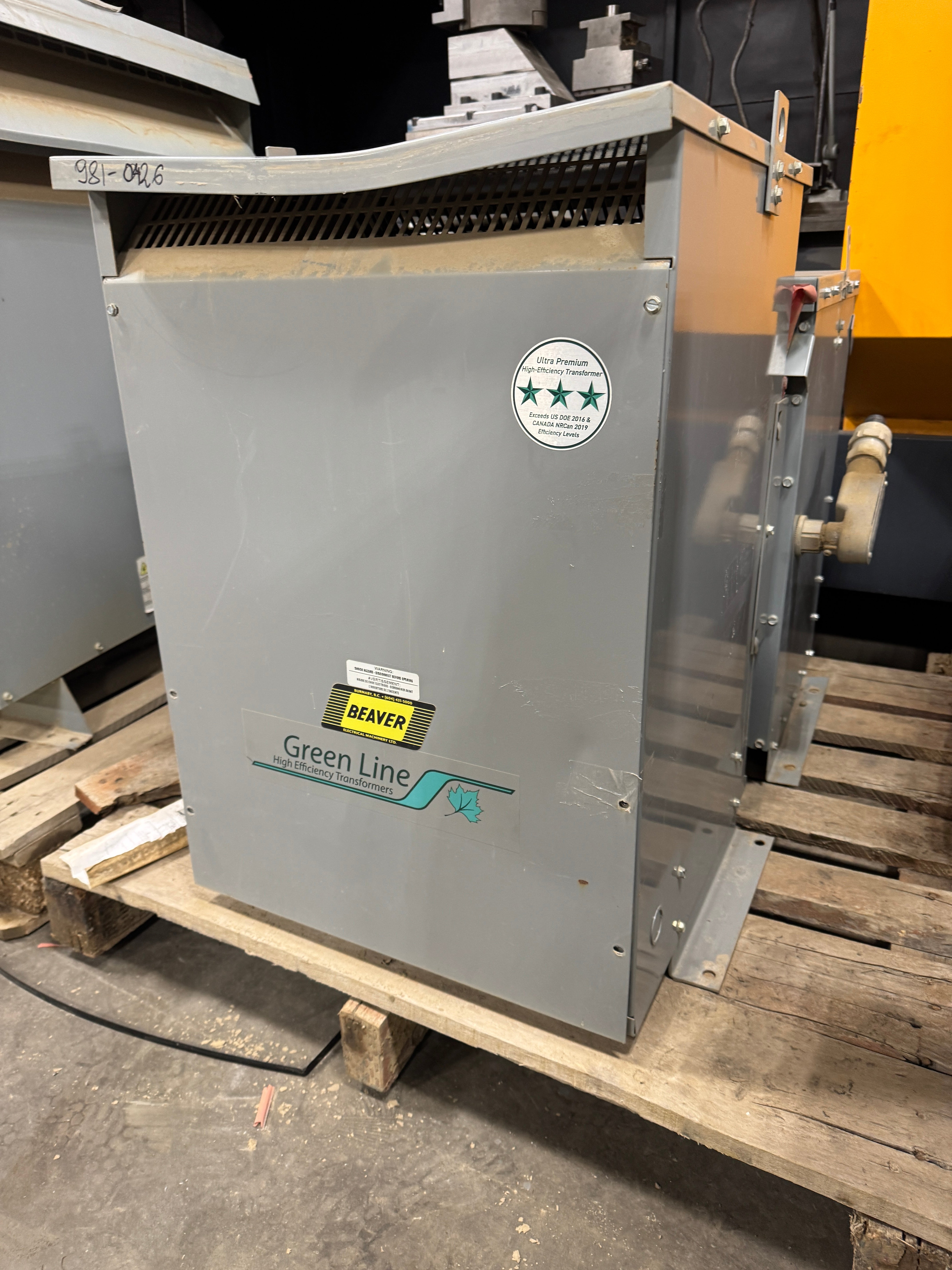 STAR ELECTRIC Isolation Transformer 本体 45 KVA 600V to 600Y/347 Isolation Transformer