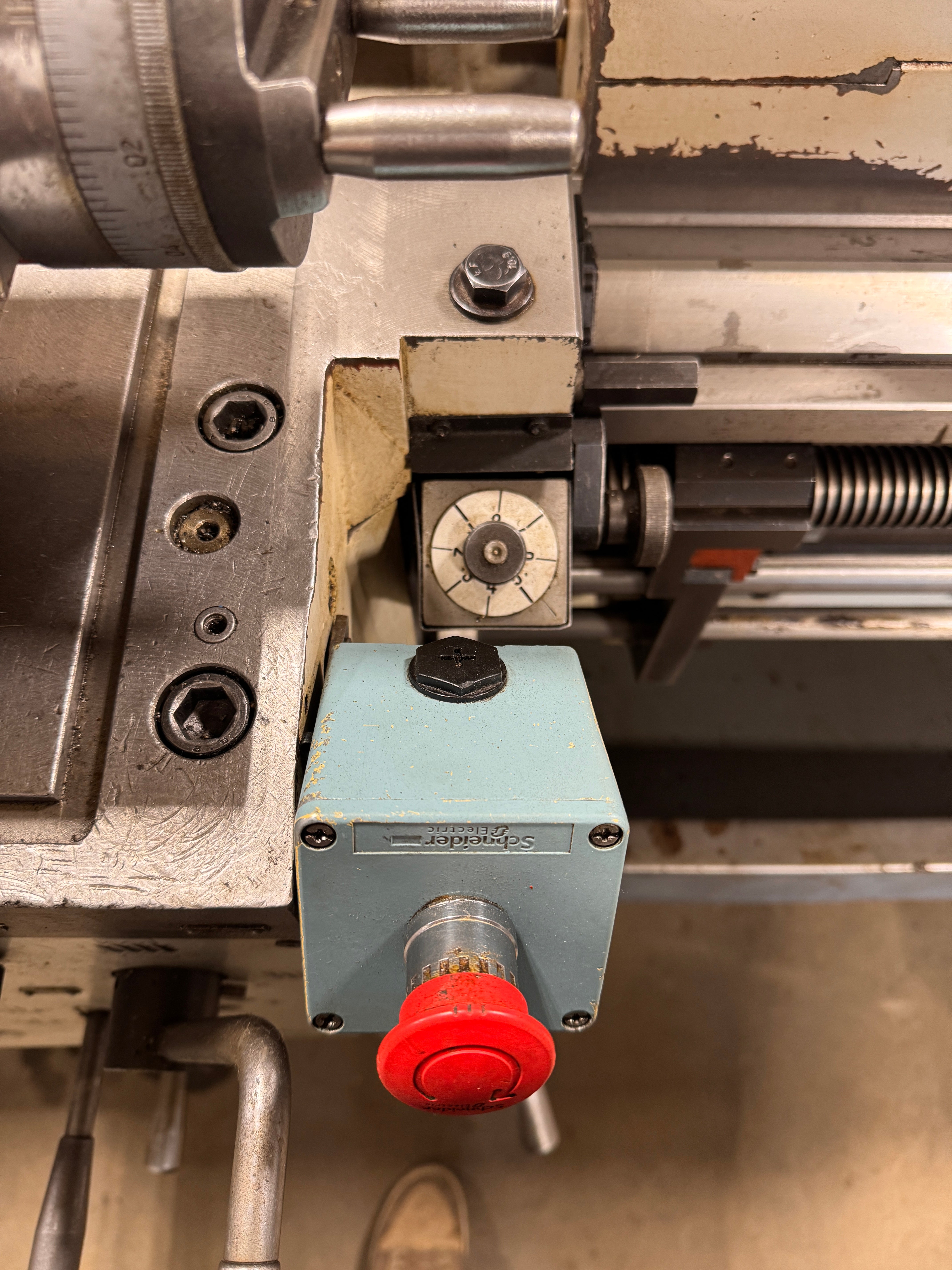 TUR 560 Manual Lathe – 24