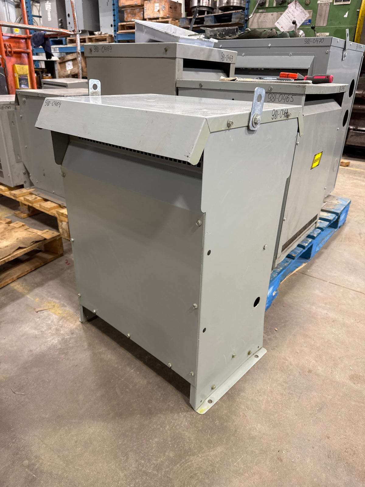 45 KVA 600V to 240V  Auto Transformer - Stan Canada