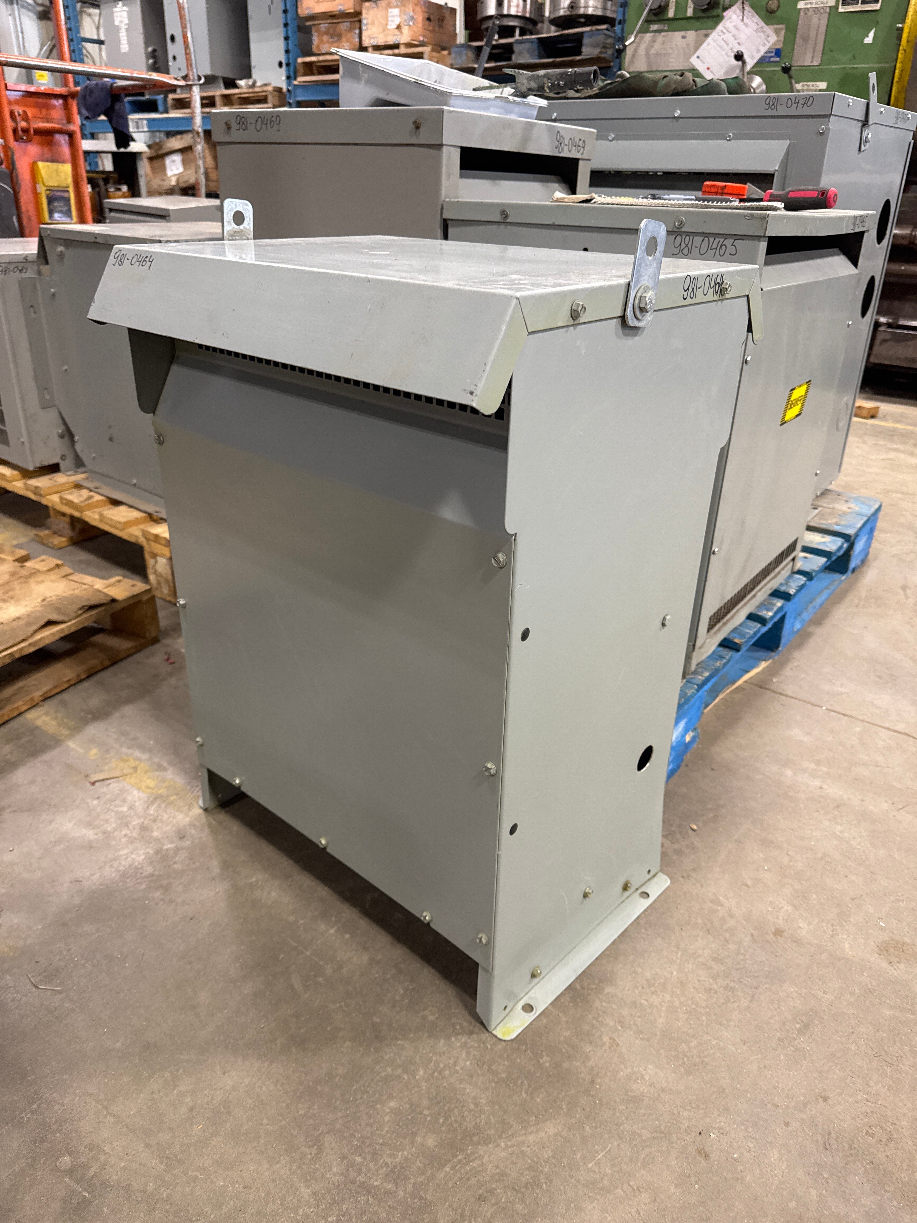 45 KVA 600V to 240V  Auto Transformer - Stan Canada